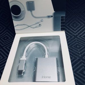 IHOME USB-C to VGA Adapter